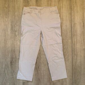Chicos Perfect Stretch Beige Capris size 1 (medium equivalent)
